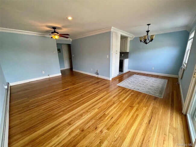 Building Photo - 6 Church Ln