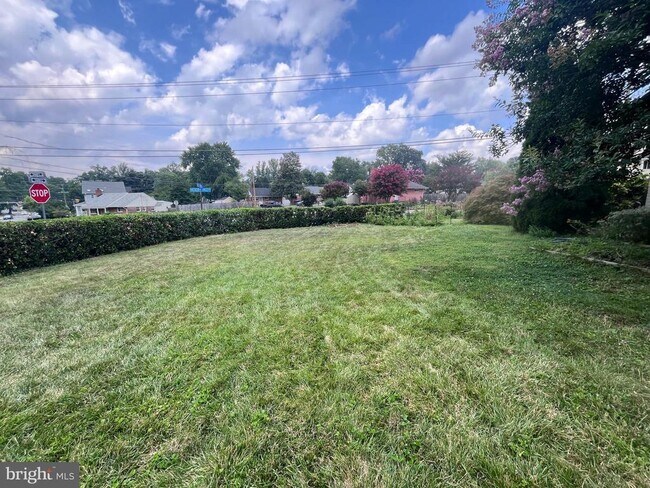 Building Photo - 7021 Hickory Hill Rd