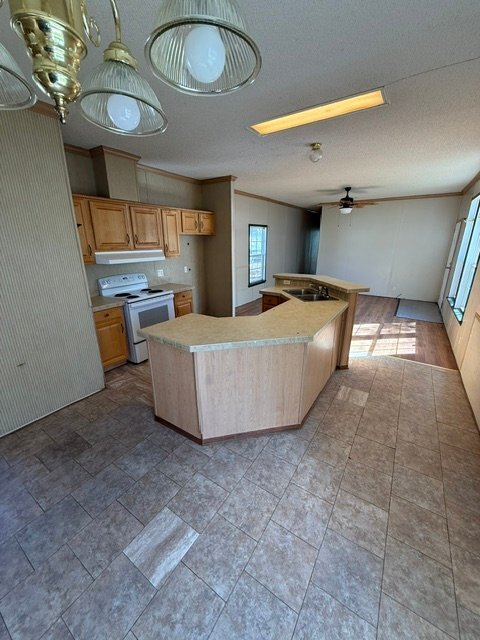 Building Photo - 486 Crooked St