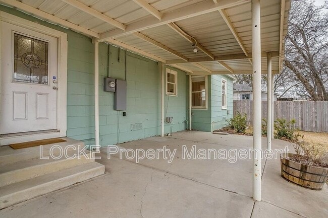 Building Photo - 3024 8th Ave