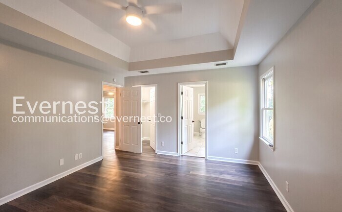 Building Photo - 1617 Beckham Dr