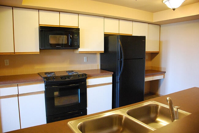 Building Photo - 168 S Coeur d'Alene St