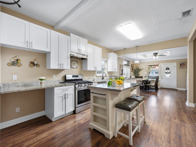 Building Photo - 1826 W French Pl