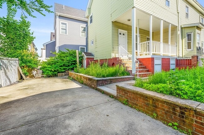 Building Photo - 43 Sargent Ave