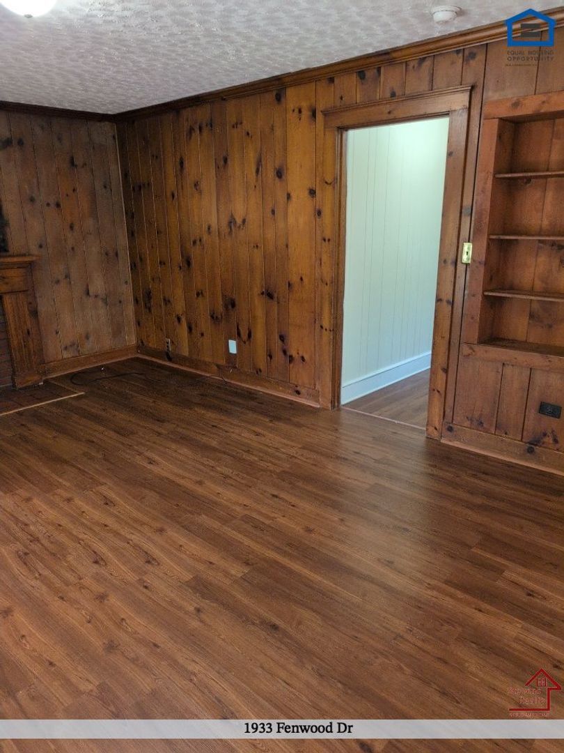 Building Photo - 1933 Fenwood Dr