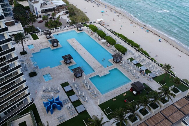 Building Photo - 1830 S Ocean Dr