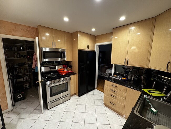 Building Photo - 395 Central Ave