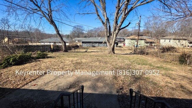 Building Photo - 4 bedroom 1.5 bath