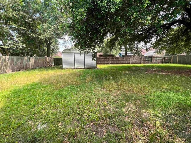 Building Photo - 12965 Larch Ln