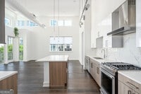 Building Photo - 775 Juniper St NE