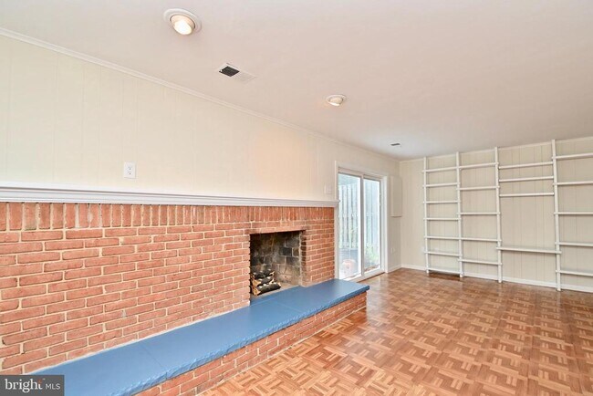 Building Photo - 8991 Omega Ct