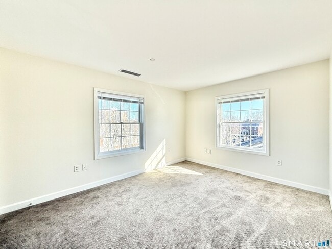 Building Photo - 37 Fairfield Ave