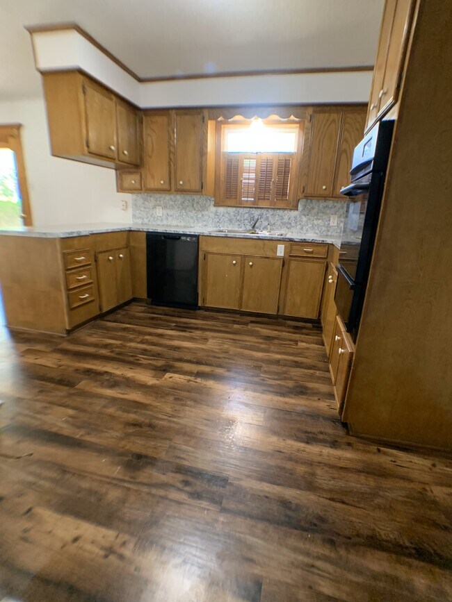 Building Photo - 707 N Lane Wells Dr