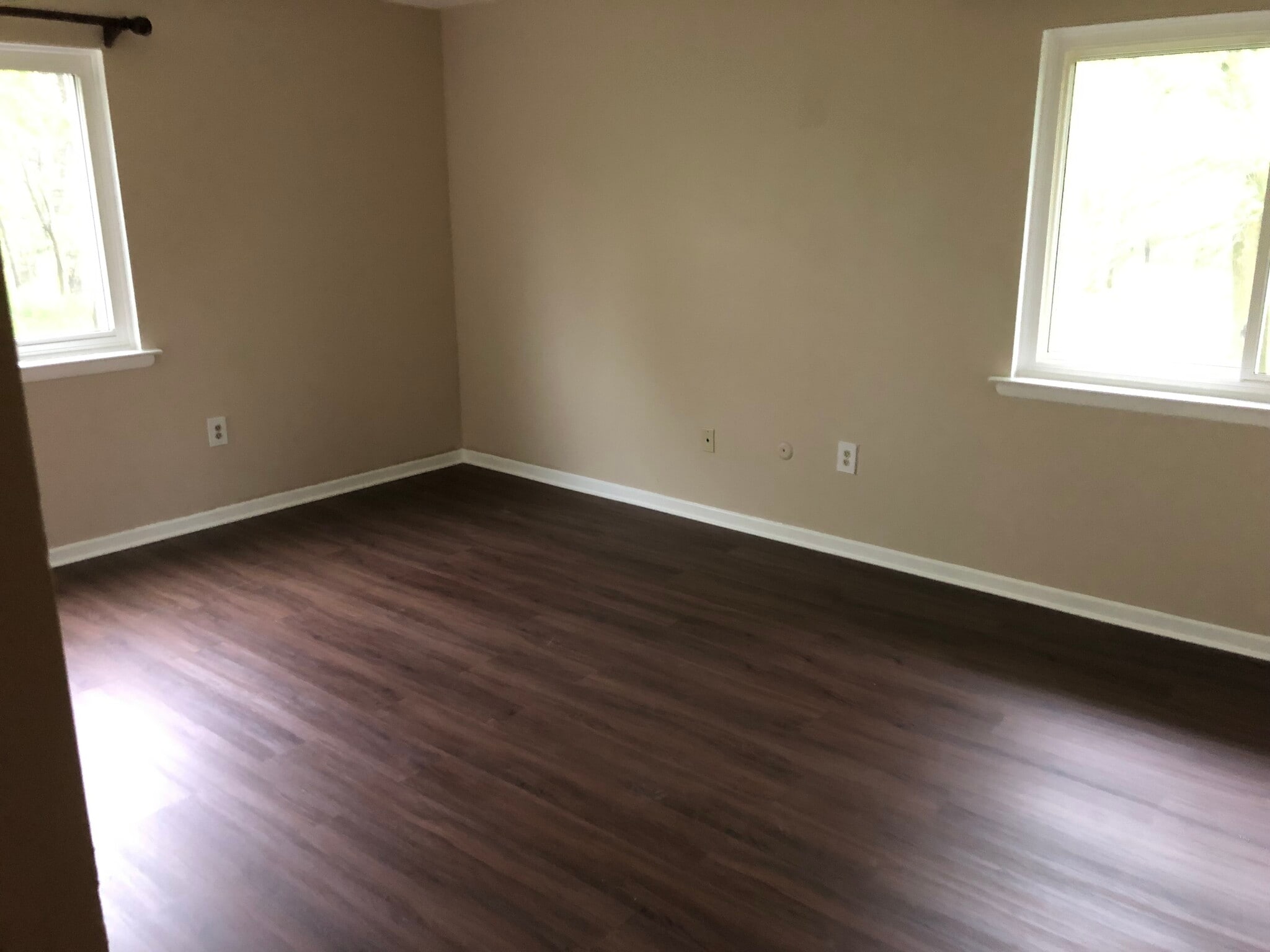 Building Photo - 1530 Creekside Rd