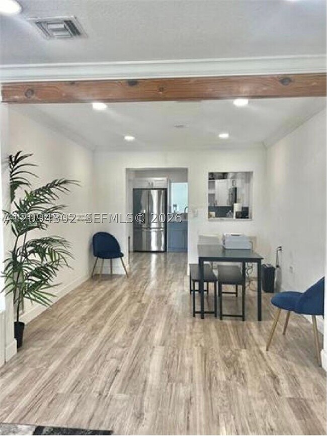 Building Photo - 12040 N Miami Ave
