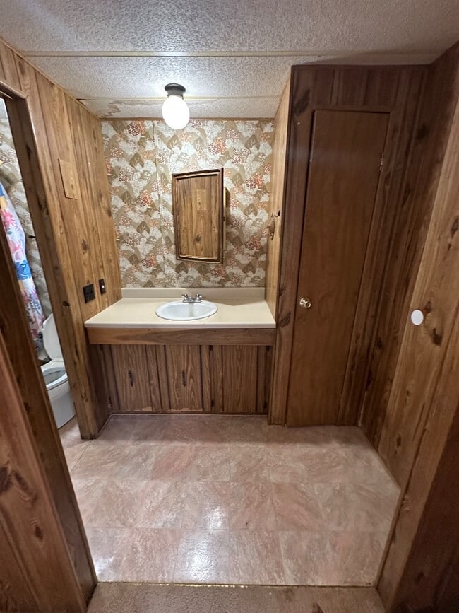 Building Photo - 3107 Switzer Rd