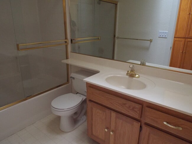 Building Photo - Gorgeous House in California Park Neighborhood!