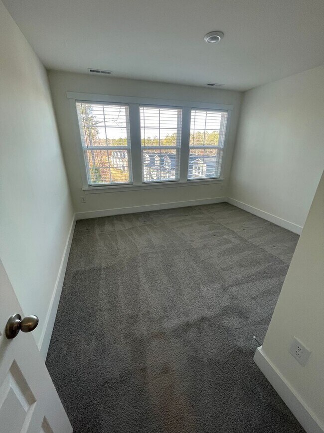 Building Photo - Charming 4 Bedroom Home Located In Cary