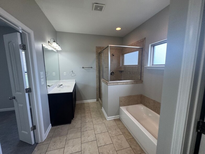 Building Photo - 4276 Blake Cir