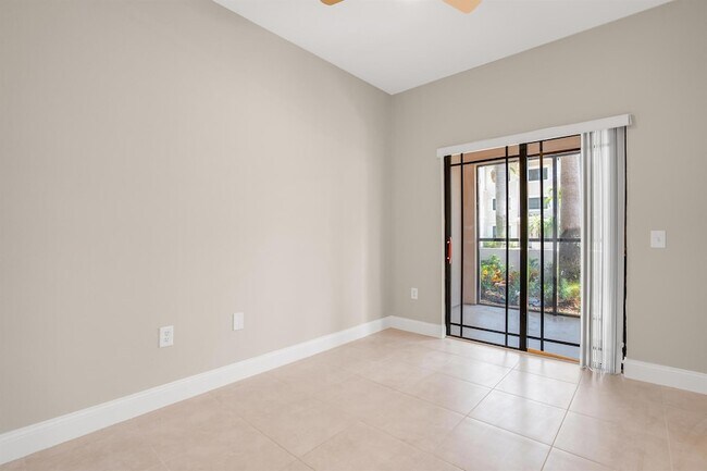 Building Photo - 2802 Sarento Pl