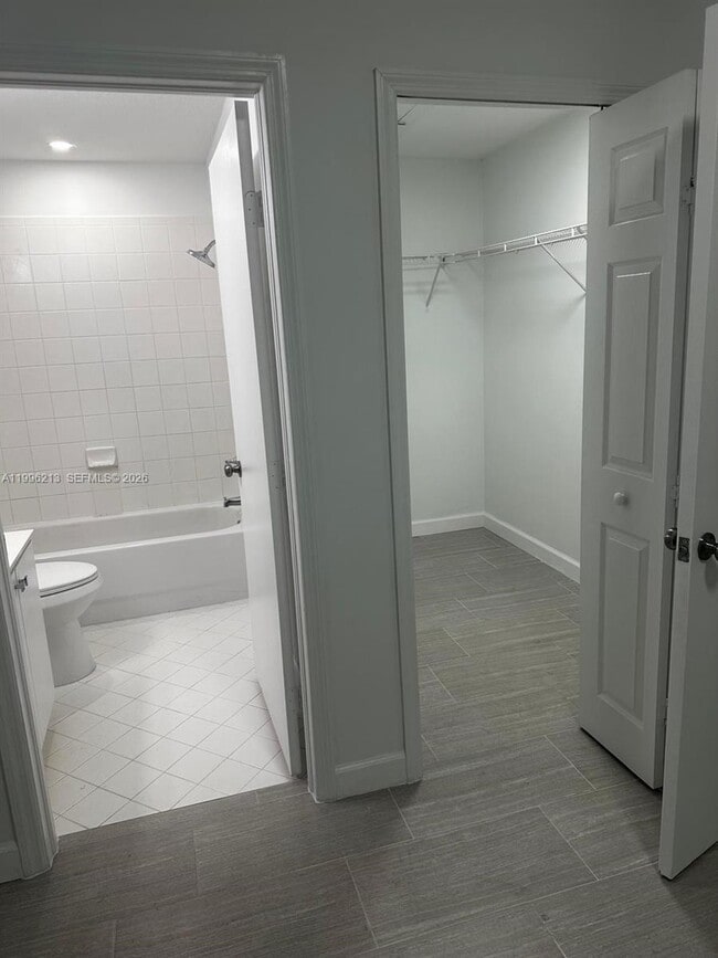 Building Photo - 2930 SE 12th Rd