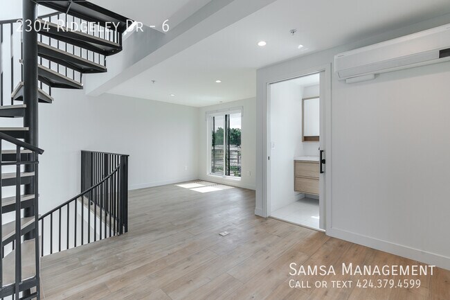 Building Photo - 2304 Ridgeley Dr
