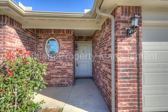 Building Photo - FOR LEASE | Broken Arrow | 3 Bed, 2 Bath H...