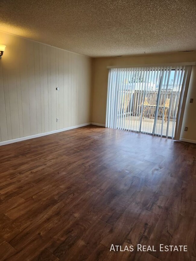 Building Photo - ONE MONTH FREE RENT IF MOVED IN BY 2/20! C...