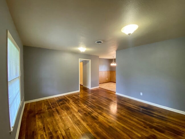 Building Photo - Available June 29: 4 Bedroom Unit in Estab...