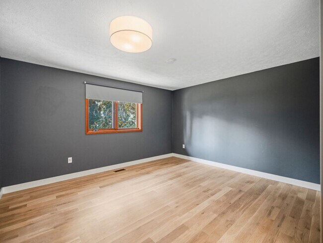 Building Photo - 5315 W Conestoga Ave