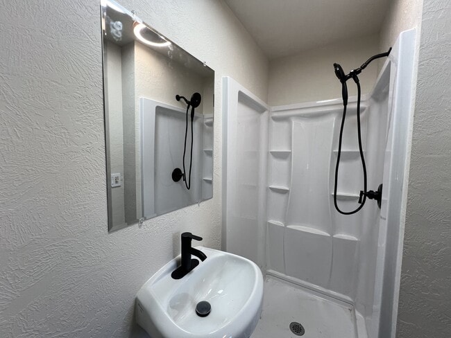 Building Photo - 1912 20th St NE