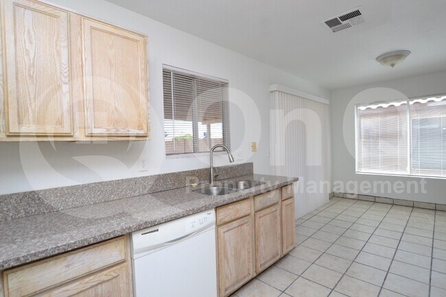 Building Photo - 10713 W Montecito Ave
