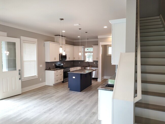 Building Photo - 4088 Biltmore Ave