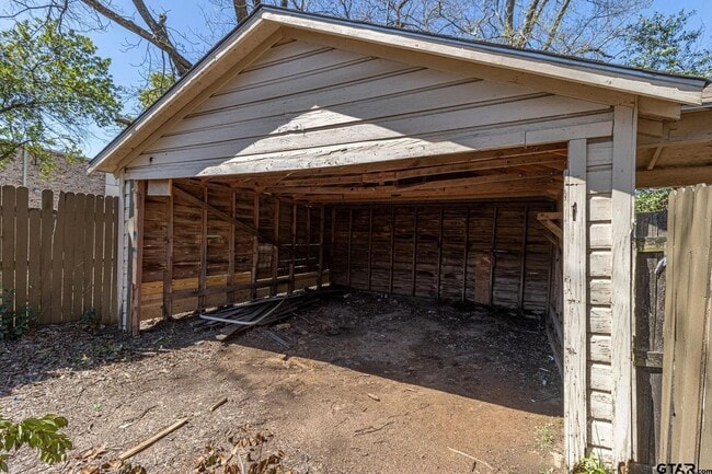 Building Photo - Charming 2 Bed, 1 Bath Home Near Downtown Tyler!