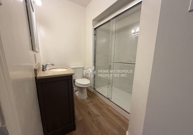 Building Photo - 999 31st St