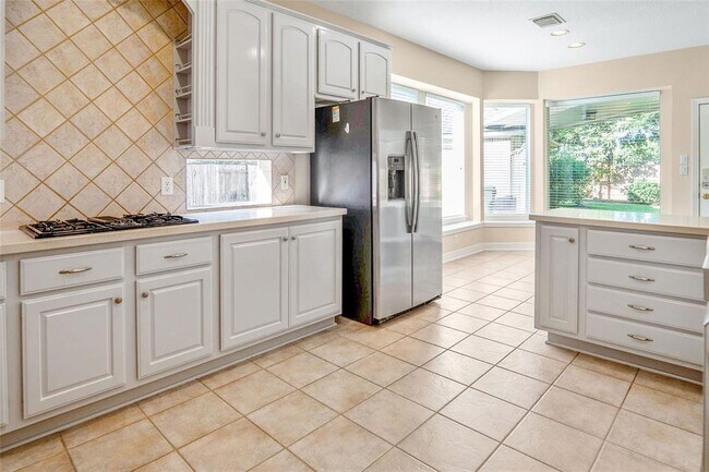 Building Photo - 5534 Chesapeake Pl