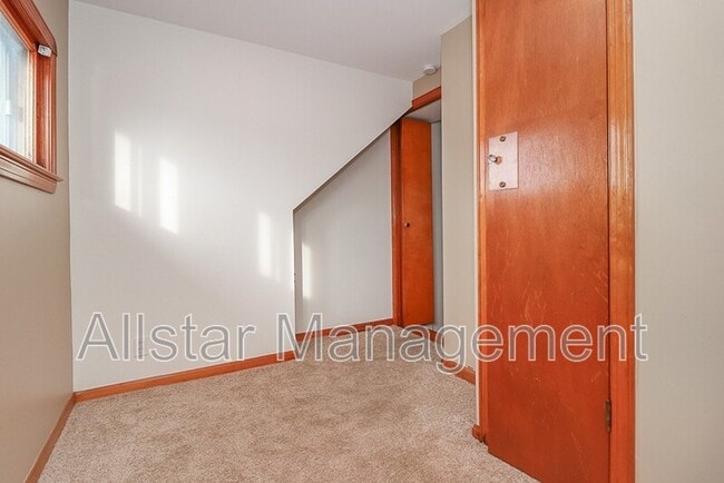 Building Photo - 6207 Gerald Ave