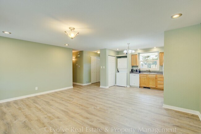 Building Photo - Evolve Real Estate: Charming Ranch Style Retreat In the Heart of Denver, 15 minutes to Downtown D...