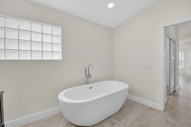 Building Photo - 11728 Dove Hollow Ave