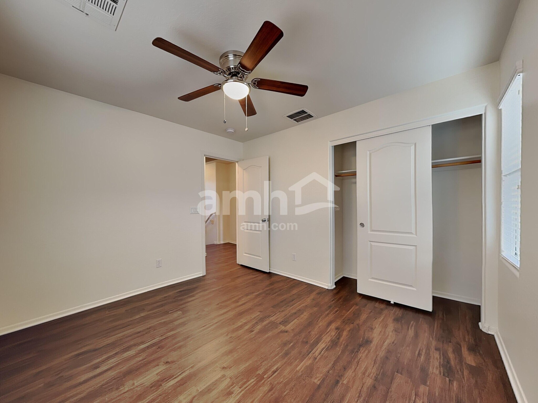 Building Photo - 2549 E Bart St