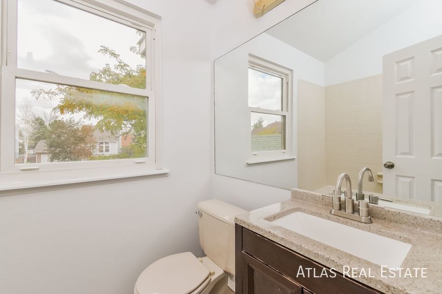 Building Photo - 8560 Ilex Dr