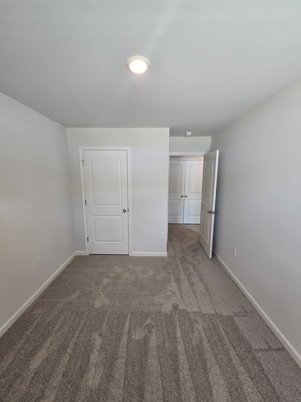 Building Photo - 12 Sweetspire Dr