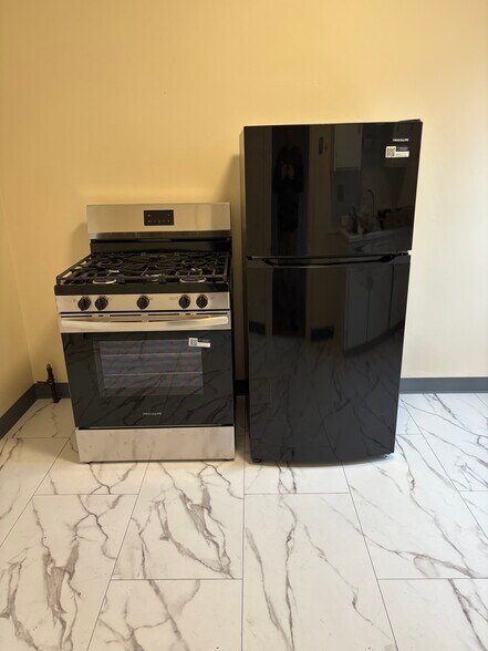 New Appliances - 826 Park St