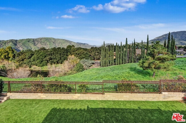 Building Photo - 6497 Country Club Dr