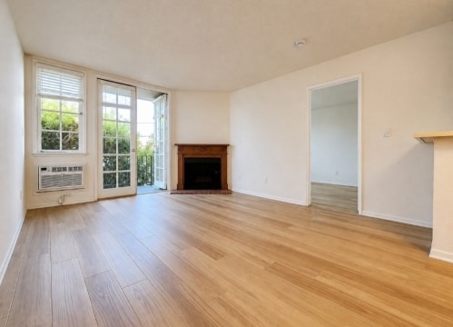 Interior Photo - 3732 Veteran Ave