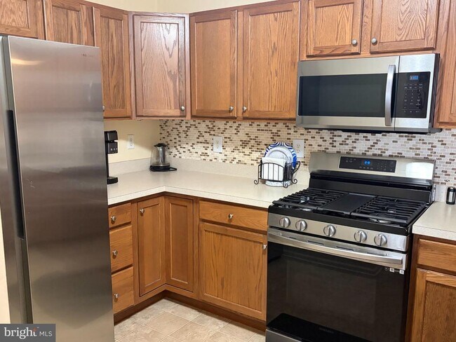 Building Photo - 110 Lionheart Ln