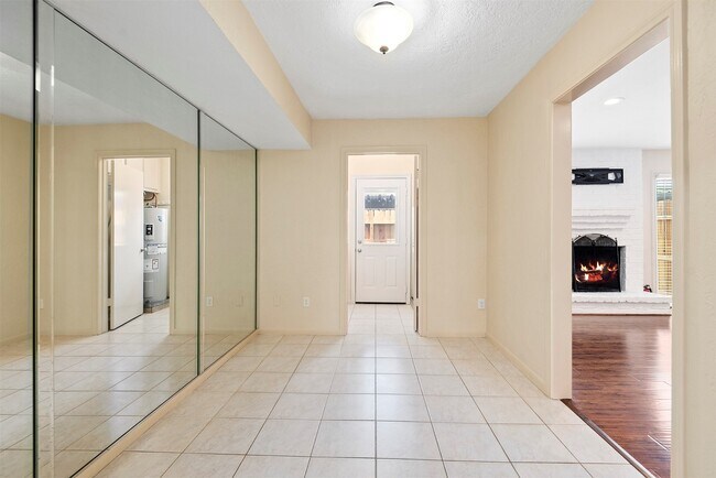 Building Photo - 14215 Lost Meadow Ln