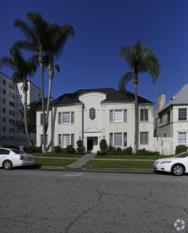 Building Photo - 921 S Serrano Ave