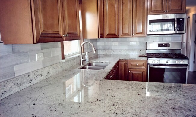 Building Photo - 6237 W 63rd St