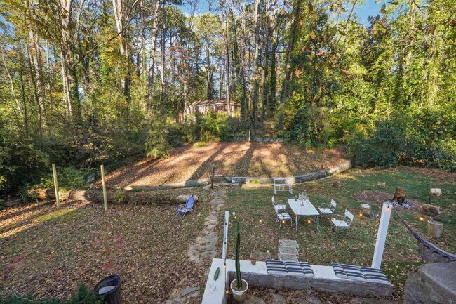 Building Photo - Modern Comfort Meets Prime Atlanta Location – Schedule Your Tour Today!
